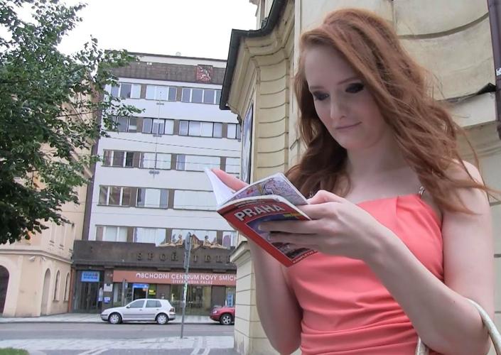 含着 特定搭配某些固定表达