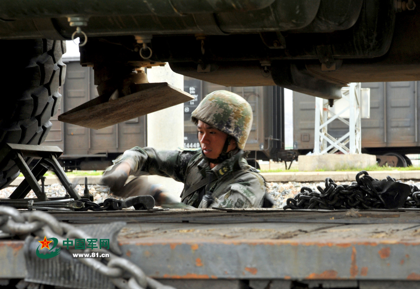 扣扣影视传媒海报