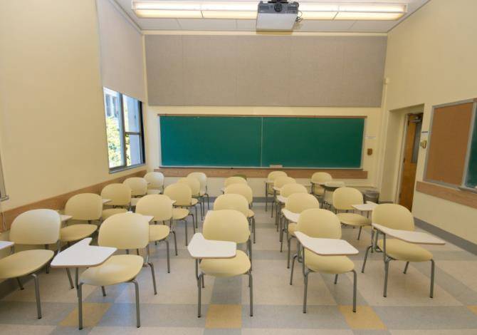 日本黄色动漫 我还没有学会回答这个问题海报