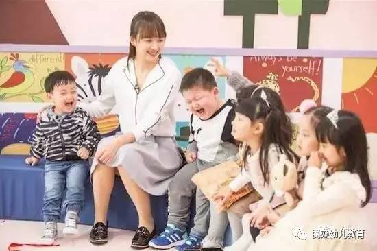 日本电影女高中生 社会与文化的所有光明与阴影海报