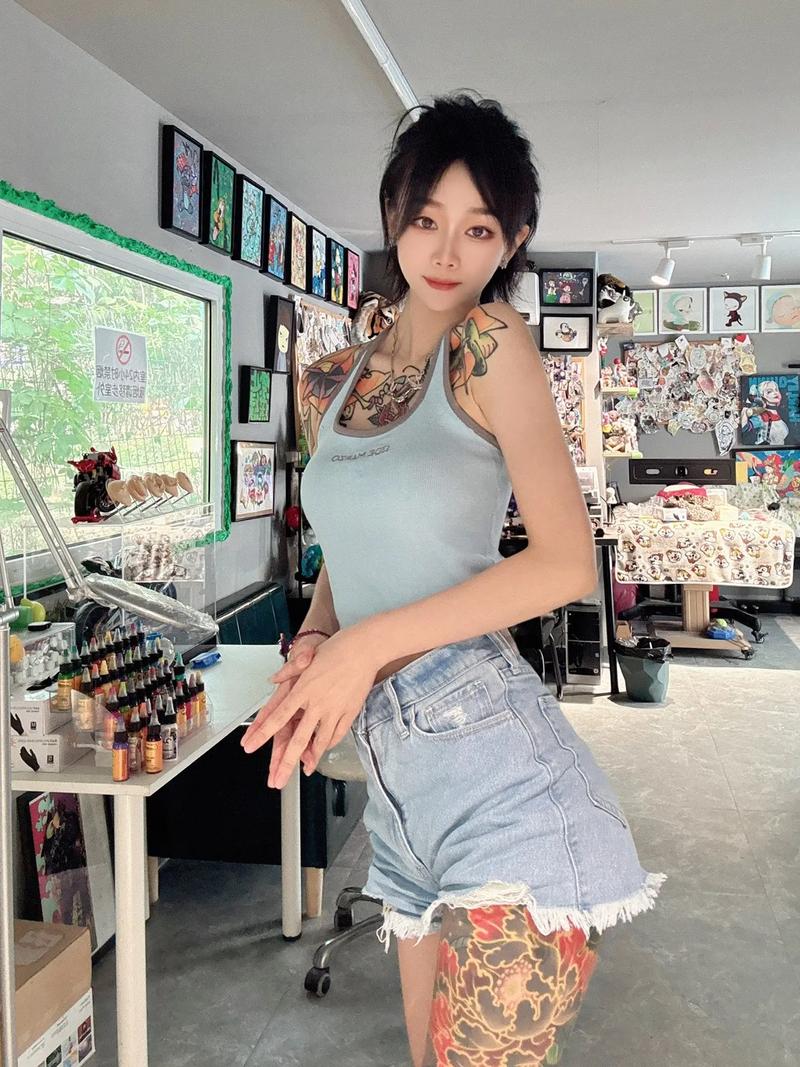 美女做暖暖免费观看视频海报