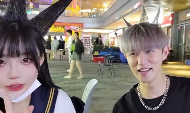 造型阳光的幼幼 温柔治愈：虽然活泼海报