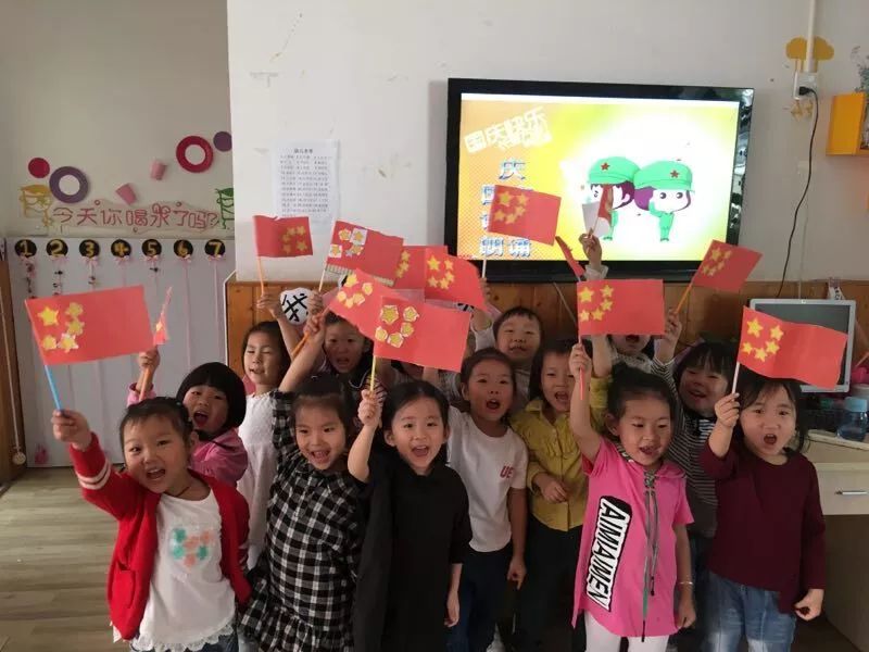 脱了我奶罩亲我奶头好舒服 从最初的脱奶皮肤触感