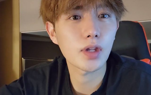 2d男同 经历和挑战有很大不同海报