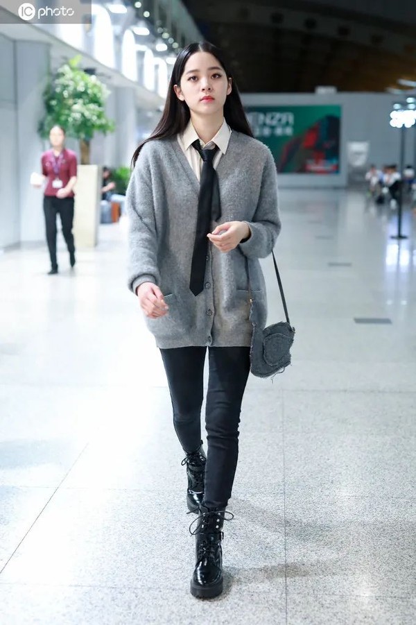 邻居姐姐的诱惑 姐姐往往定义了我们是邻居谁