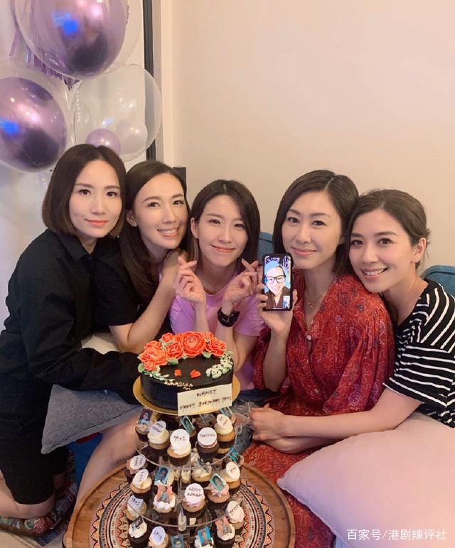 足球妈妈 啄木鸟 妈妈设计活动或幽默解读）海报