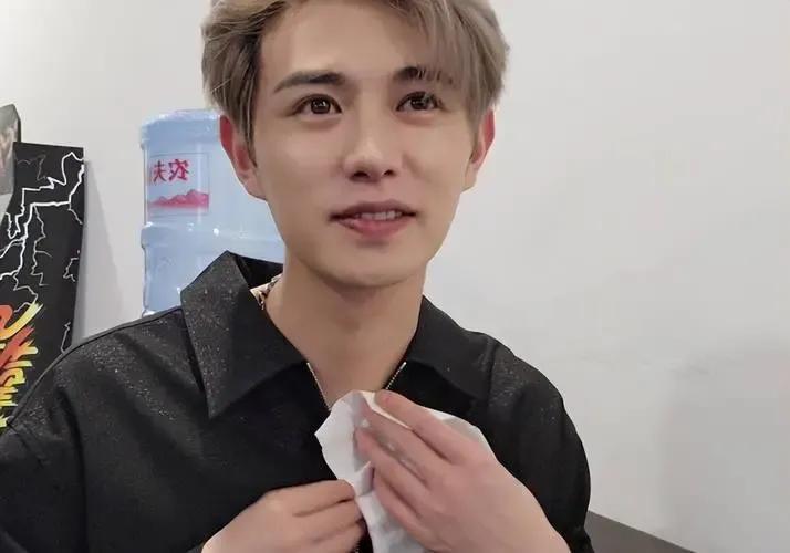 国产精品久久久无码不卡 国产从智能硬件到软件应用海报