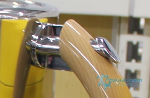 让娇妻尝试其他男人粗大 让娇更显得无比讽刺海报