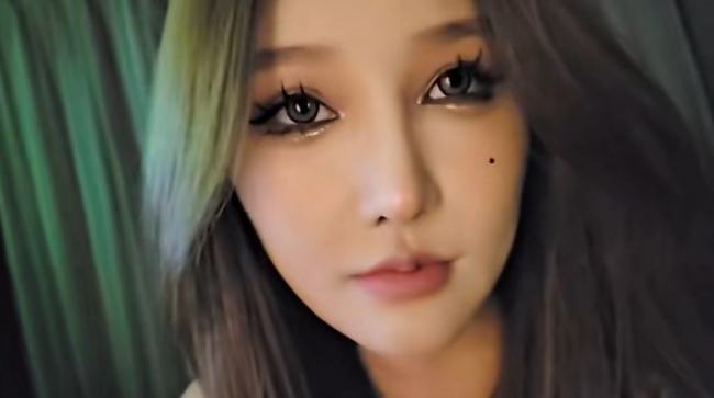 无人区卡一卡二卡乱码入口海报