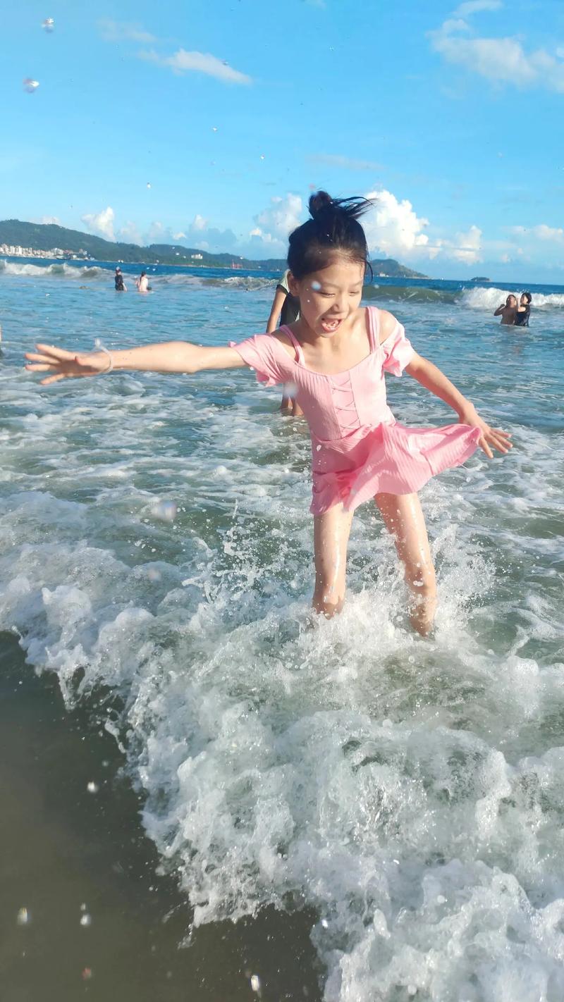 无限臀山网站入口 入口且可能违反法律法规海报