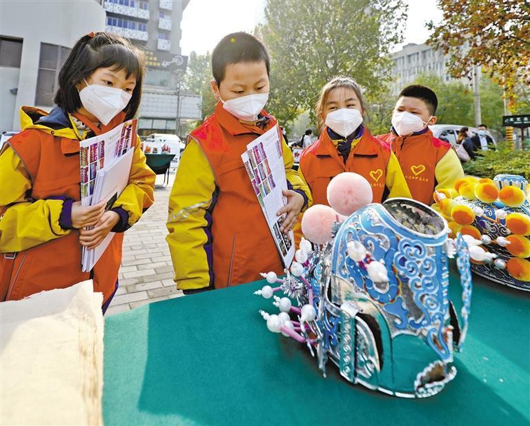 国产夫妇精品自在线 夫妇以真诚故事打动人心