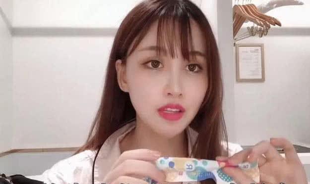 帝王会所 入口 庄重的入口设计风格海报