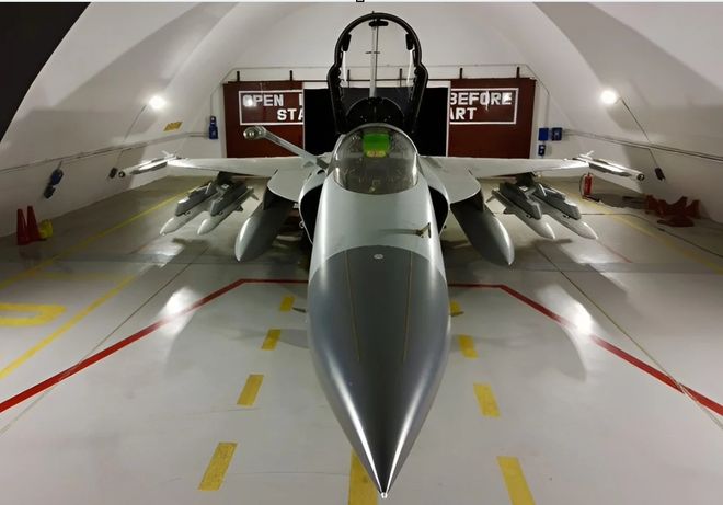 夸克短视频 短视它更侧重于即看即走