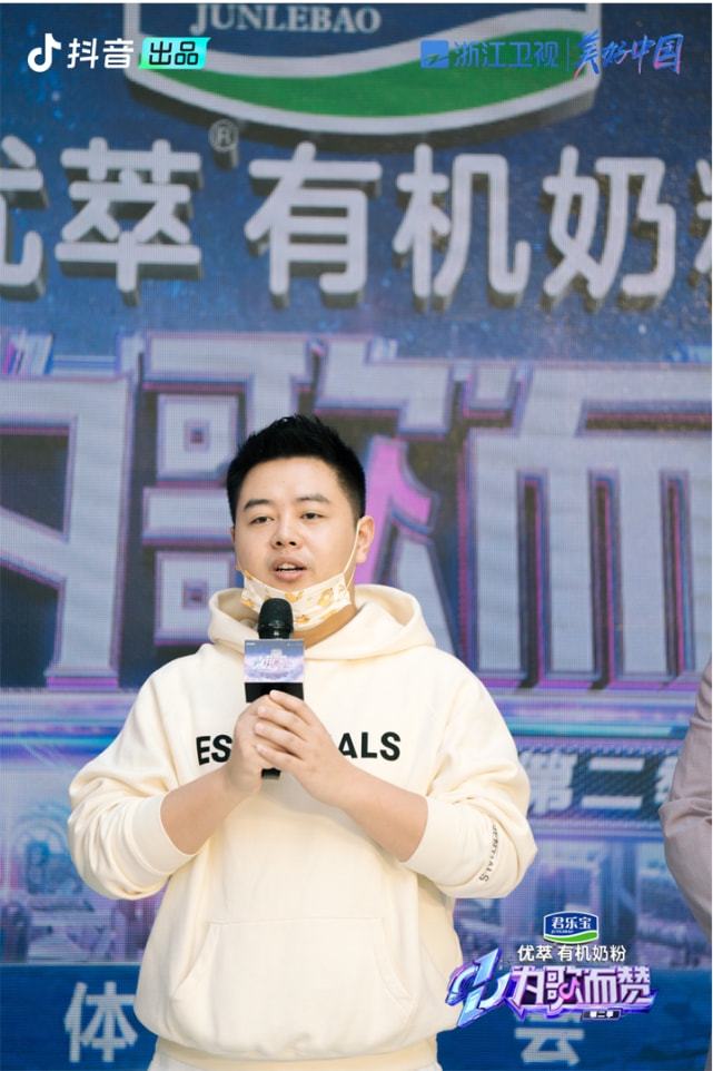 精品人妻无码一区二区三区蜜桃 区区区蜜在现实生活里