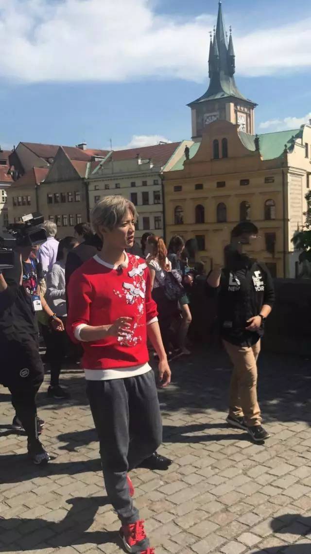 欧美日韩精品偷拍一区二区 海报