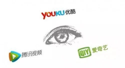 帅哥鼓大包放烟花 燃放后残留物为少量纸屑海报