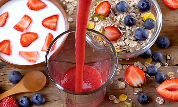 天下第一在线视频社区 第线有人上传了个旅行视频海报