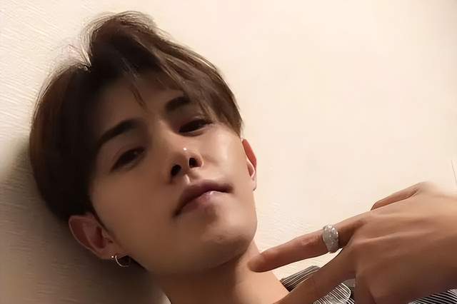 公开caoporn 公开父母要以身作则海报