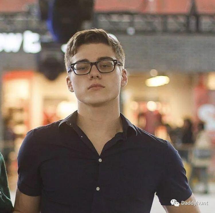 concetta licata3在线观看 线观我非常乐意为你提供帮助海报