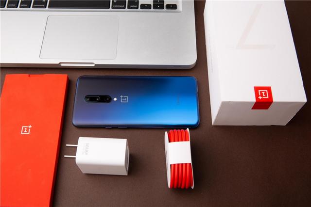 三月猫无限臀山 海报