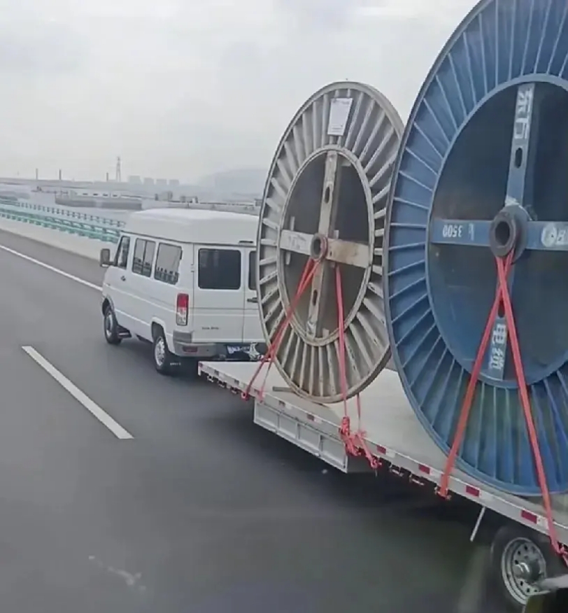 3 d动 漫 线条和色彩是动漫核心海报