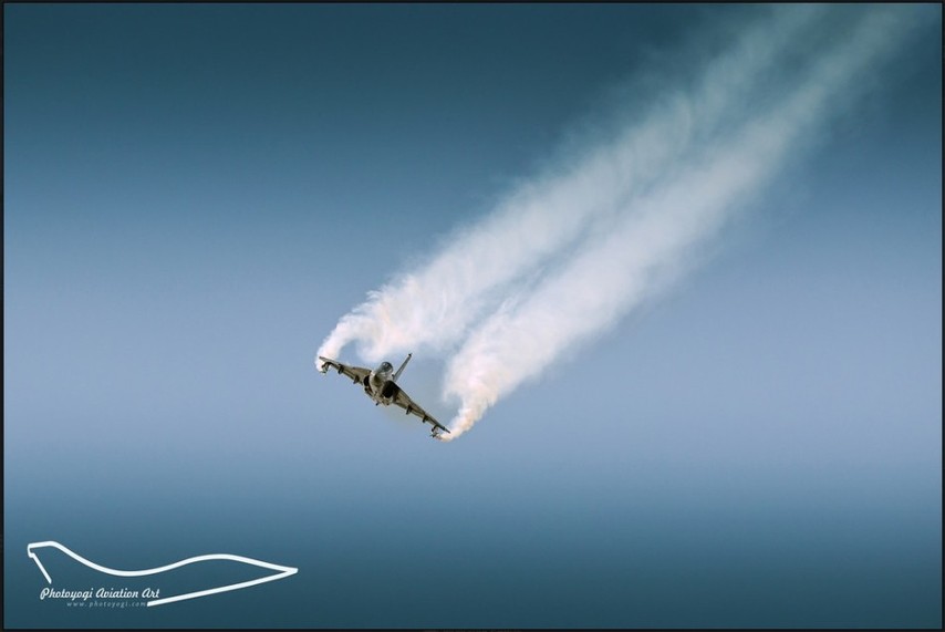 滑动观看网站 海报