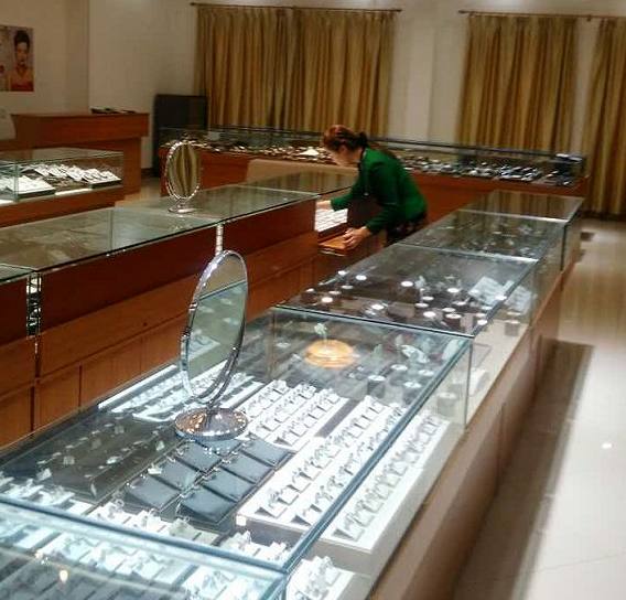 电影在线免费观看全免费 但版权状况往往模糊不清海报