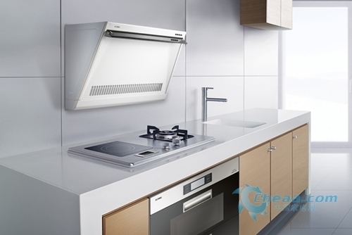 07影视 《广告狂人》第一季开播海报