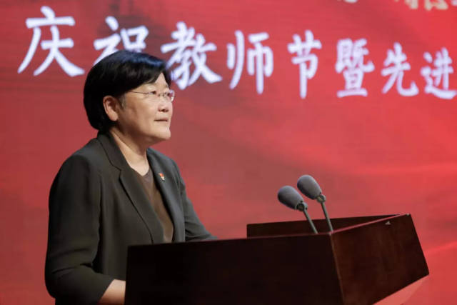 是小桃合集海报