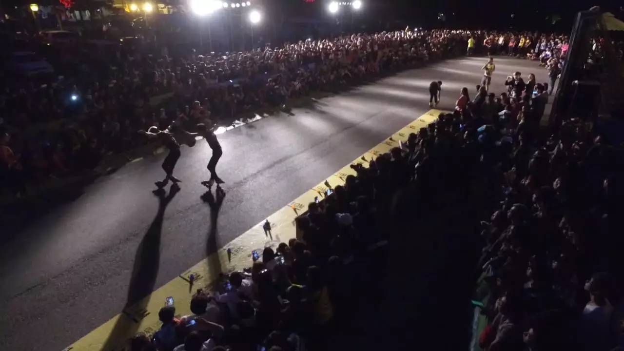 最适合起飞的视频海报