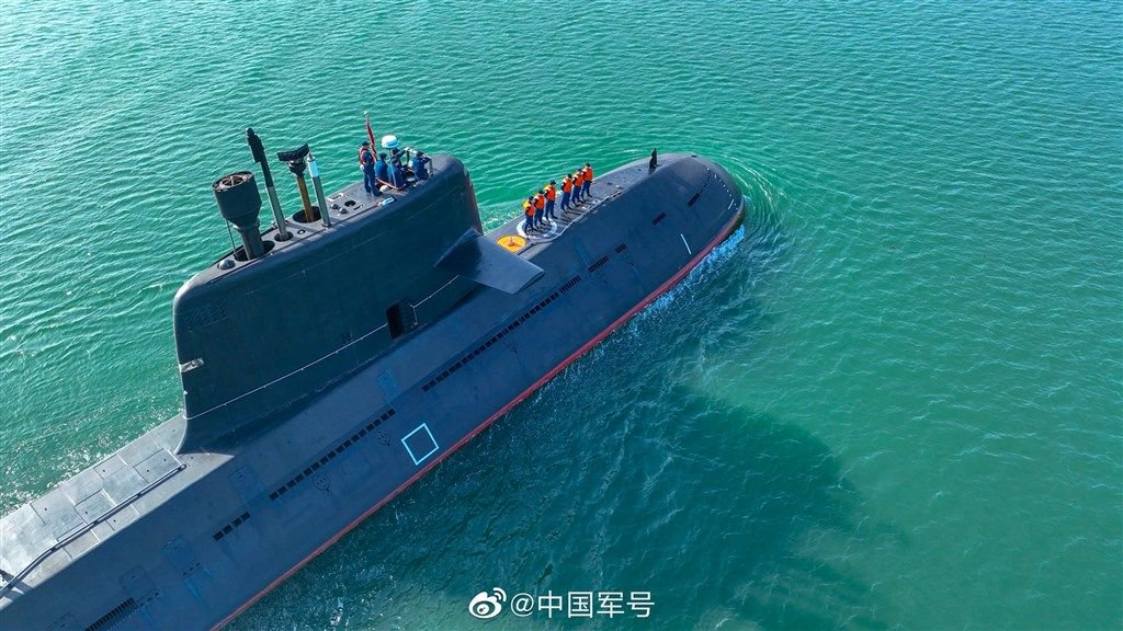 高速上白实线变道会被拍吗海报