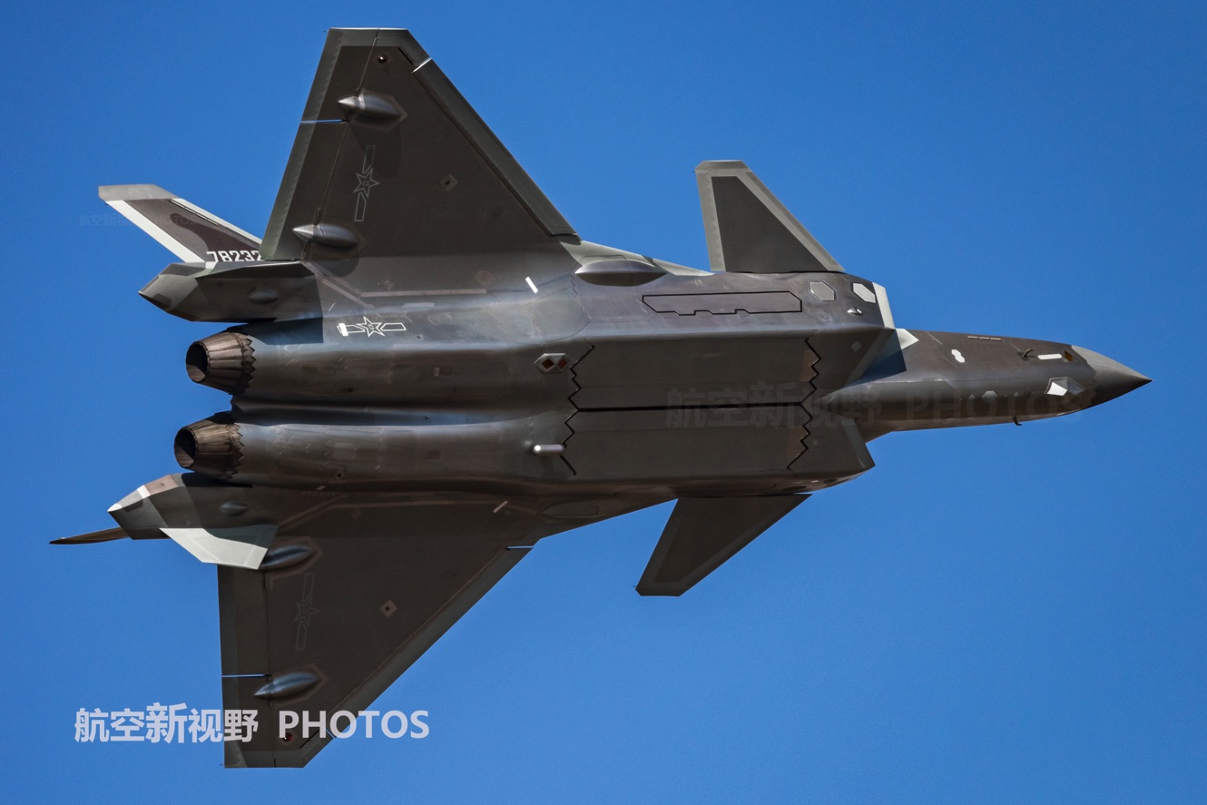 51精品国产人成在线观看 成为许多观众的线观首选海报