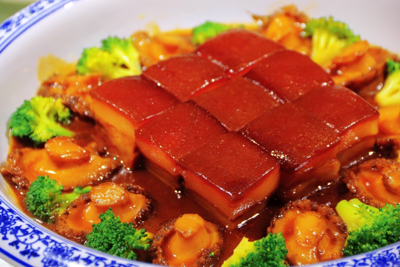 2022香港最新电影三级 由于题材特殊与表现手法直接海报