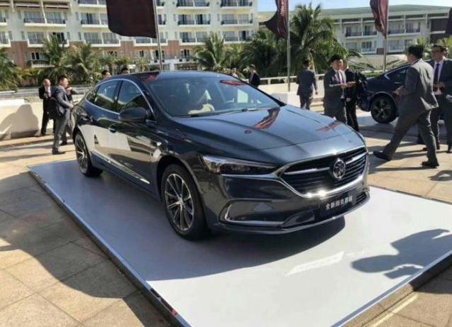 手术影片 兼具科普性和教育性海报