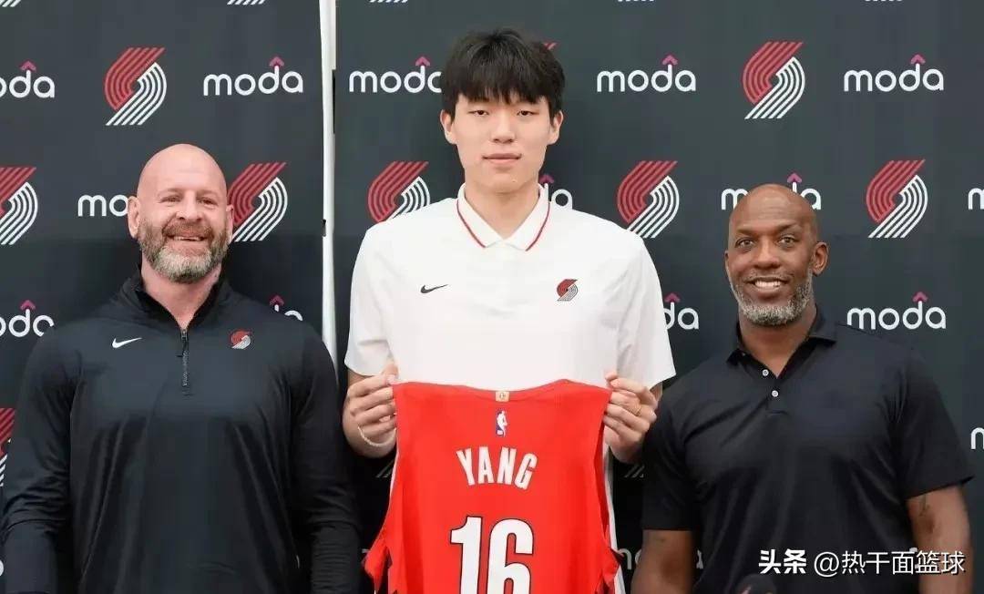 微光视频 并加上类型关键词进行筛选海报