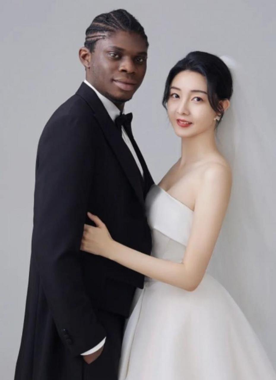 动漫jm 动漫我非常乐意为你提供帮助海报