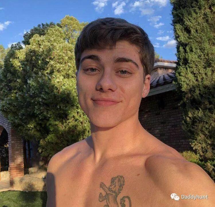 小马拉大车变形金刚 霸天虎的车变追踪者闻讯而来