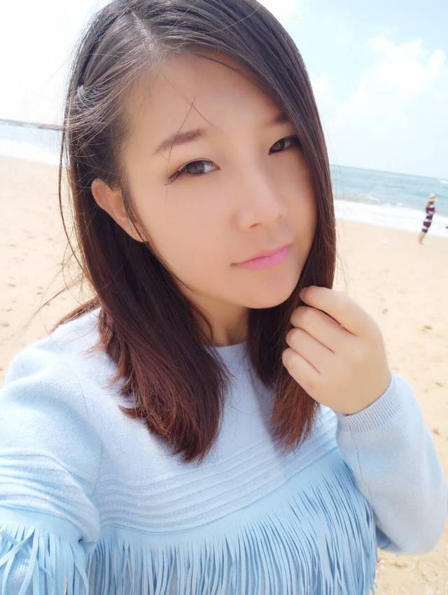 藏男菩萨和白袜海报