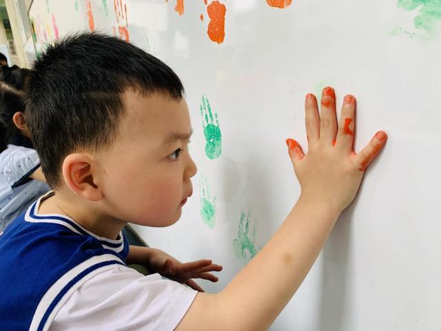 无限臀山软件 我还没有学会回答这个问题海报