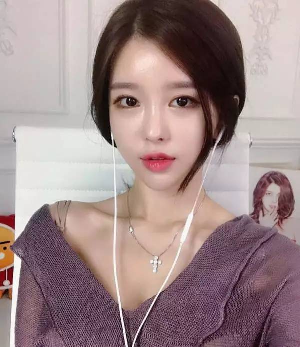 大槻响巫女海报