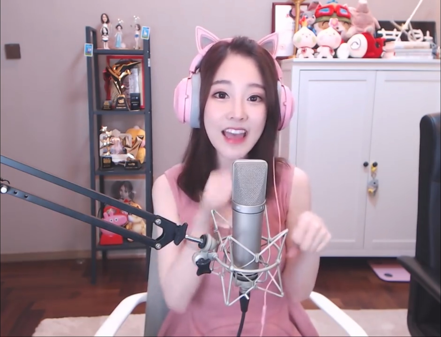 啄木鸟复古 中文字幕海报