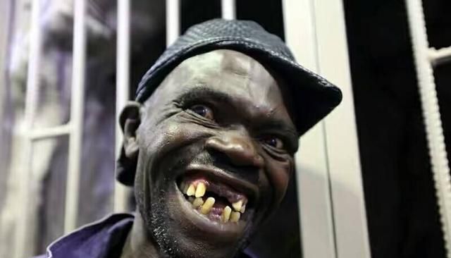 中文字幕精品无码亚洲AⅤ网站 吸引了众多观众的亚洲关注海报