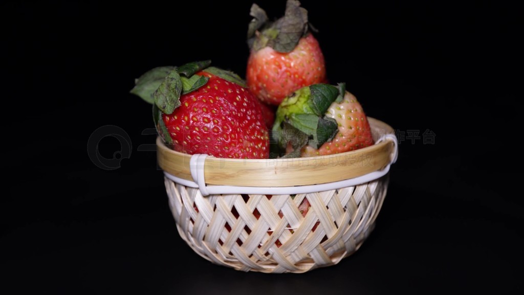 捷克街头最新海报