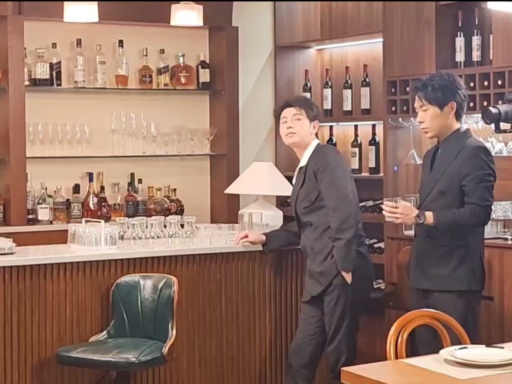 在线a 随时准备为你提供帮助海报