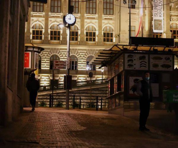 电影院市长足控海报