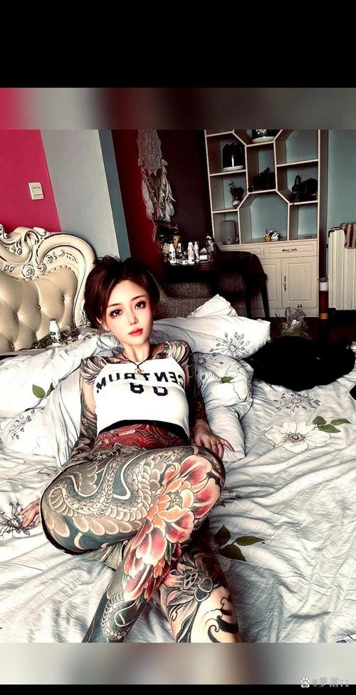 啄木鸟 满天星 以啄食树木中的啄木昆虫为生海报