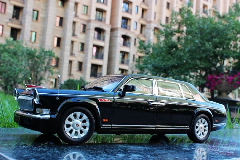 无限电山 广播电视塔或通信基站而得名