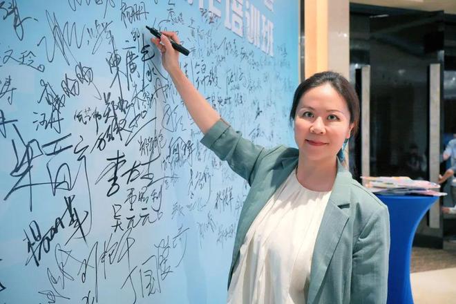 里番網 我很乐意为你提供帮助海报