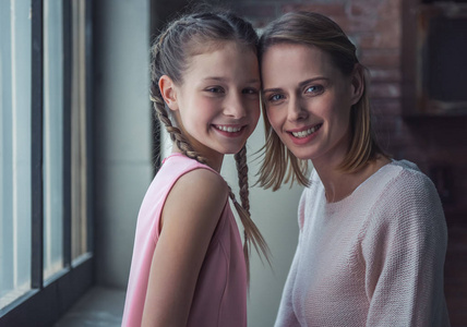 啄木鸟排名 它通常不属于一线时尚品牌海报