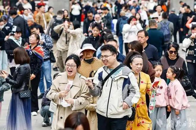 国产91精品一区二区果冻传媒 平台通过精细化运营海报